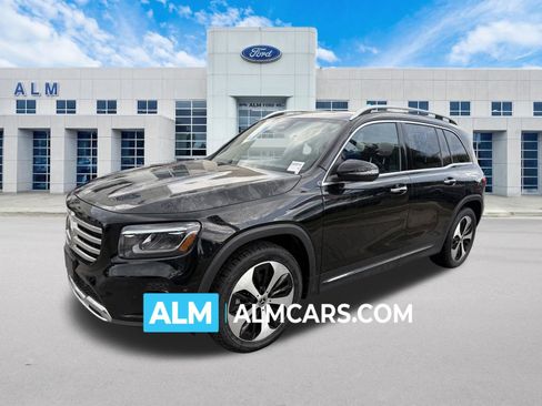 Used 2025 Mercedes-Benz GLB 250 image 1