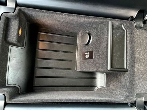 Used 2020 BMW 750i xDrive w/ Cold Weather Package image 16