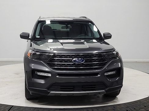 Used 2020 Ford Explorer XLT w/ Equipment Group 202A RWD image 2