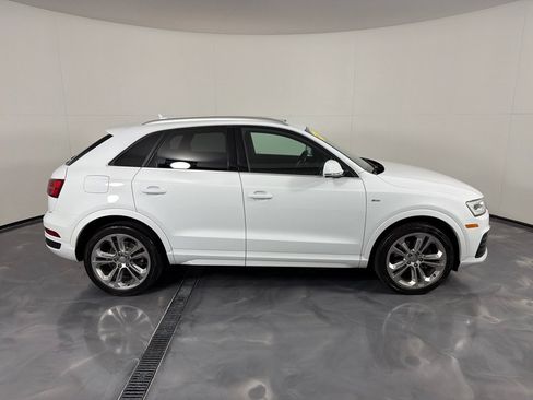 Used 2017 Audi Q3 2.0T Prestige w/ Prestige Package AWD/4WD image 4