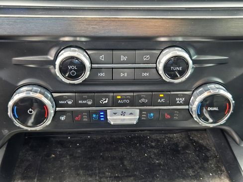 Used 2023 Ford F250 Lariat w/ Lariat Ultimate Package image 17