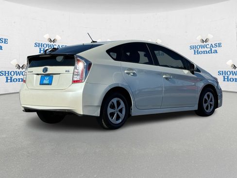 Used 2015 Toyota Prius Four image 8