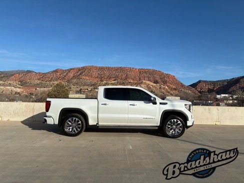 Used 2023 GMC Sierra 1500 Denali image 3