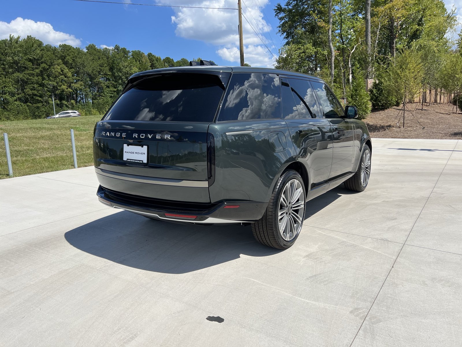 New 2026 Land Rover Range Rover SE AWD/4WD image 2