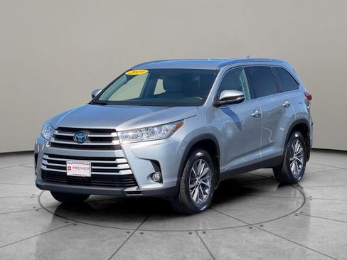 Certified 2019 Toyota Highlander XLE image 2