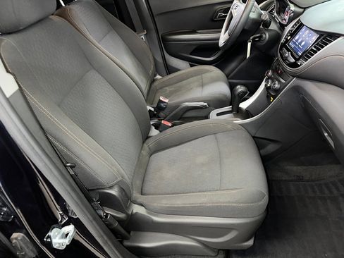 Certified 2021 Chevrolet Trax LS w/ Tint and Cruise Package image 26