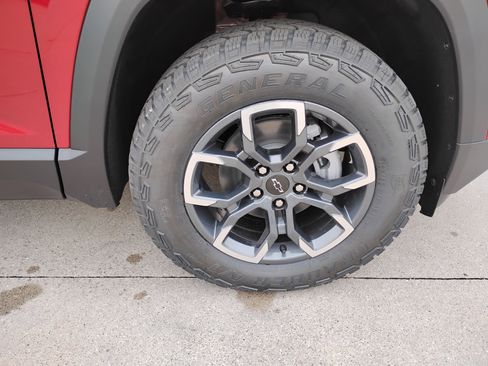 New 2026 Chevrolet Equinox ACTIV w/ Convenience Package III FWD image 26