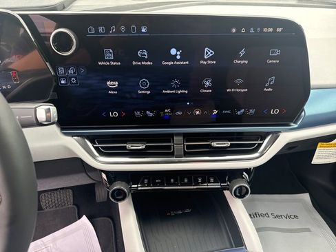 New 2025 Chevrolet Equinox EV LT w/ Convenience Package II image 14