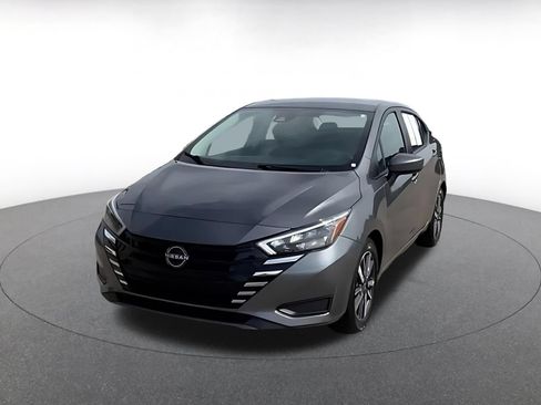 Used 2025 Nissan Versa SV FWD image 6