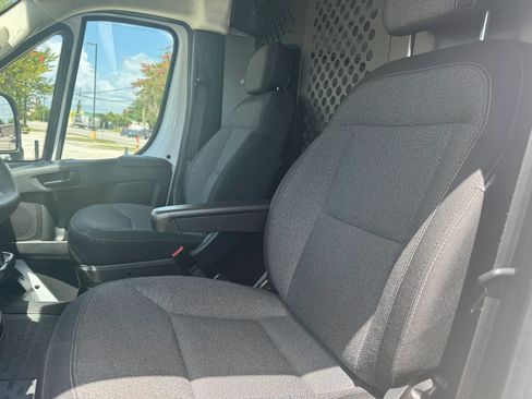Used 2025 RAM ProMaster 2500 w/ U-Haul Equipment Group FWD image 26