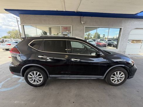 Used 2018 Nissan Rogue SV FWD image 9