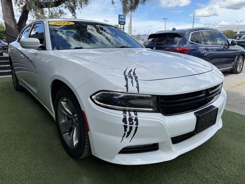 Used 2018 Dodge Charger SXT Plus RWD image 3