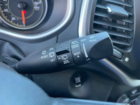 Used 2016 Jeep Cherokee Trailhawk w/ Comfort/Convenience Group image 11