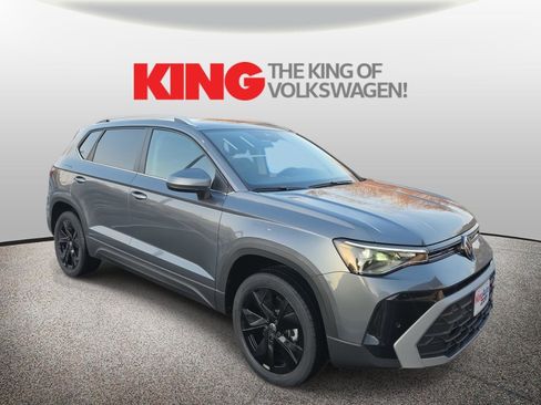 New 2026 Volkswagen Taos SE image 1