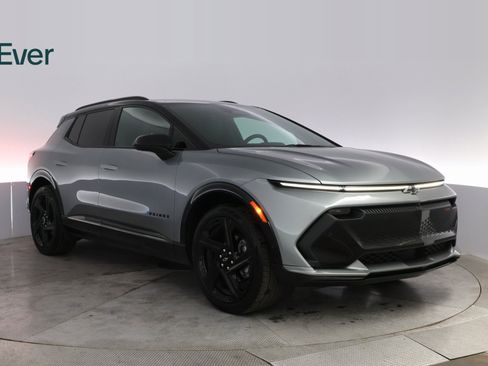 Used 2024 Chevrolet Equinox EV RS image 4