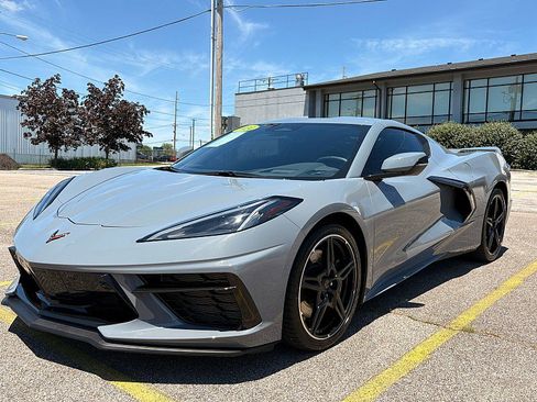 Used 2024 Chevrolet Corvette Stingray 2LT w/ Z51 Performance Package image 3