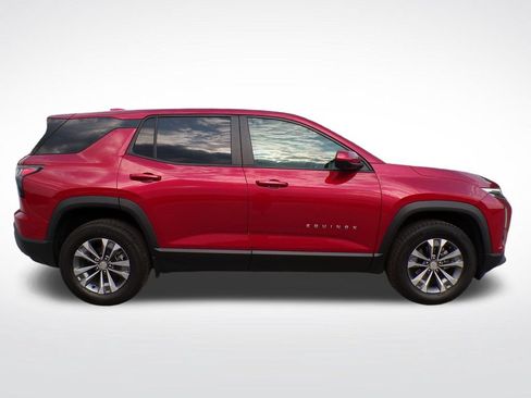 Used 2025 Chevrolet Equinox LT w/ Safety and Technology Package AWD/4WD image 6