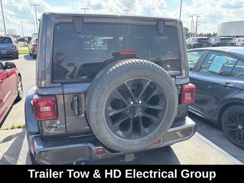 Used 2021 Jeep Wrangler Unlimited Sahara AWD/4WD image 5