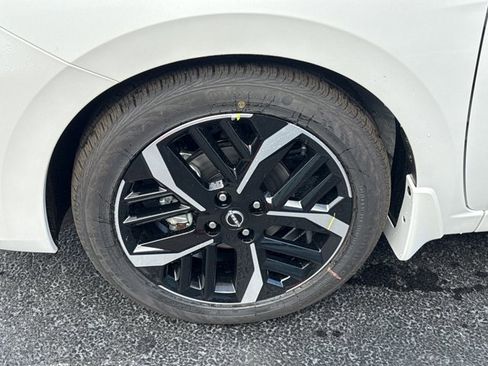 New 2025 Nissan Versa SR w/ Trunk Package image 12