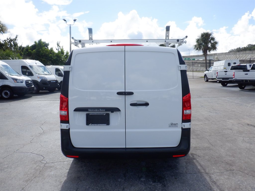 Used 2023 Mercedes-Benz Metris image 4