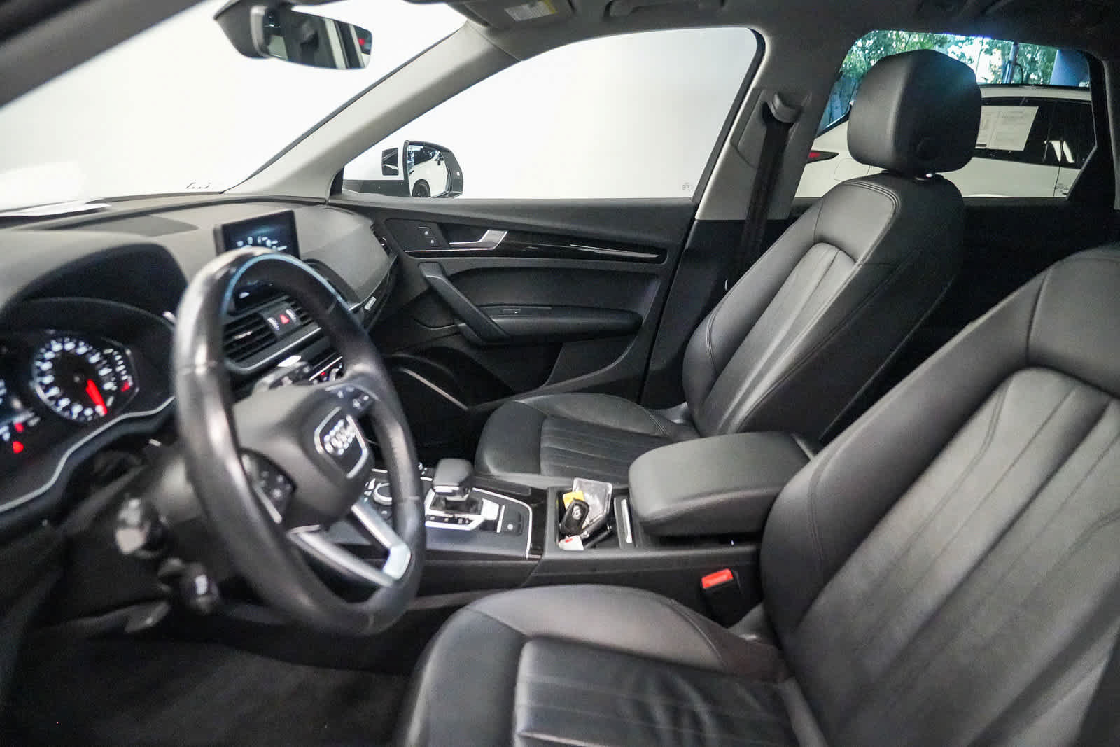 Used 2020 Audi Q5 2.0T Premium w/ Convenience Package AWD/4WD image 18