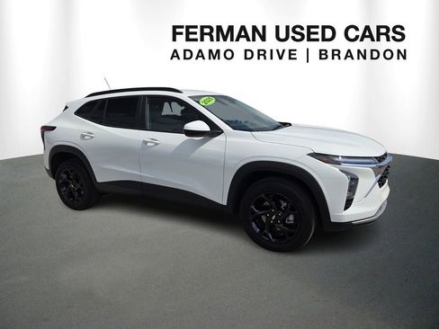 Used 2025 Chevrolet Trax LT w/ Driver Confidence Package image 1