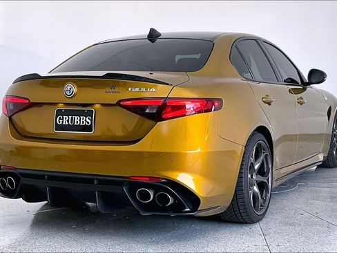 Used 2023 Alfa Romeo Giulia Quadrifoglio RWD image 2