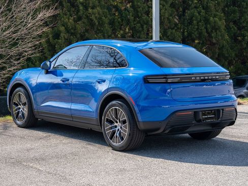 New 2026 Porsche Macan 4 Electric AWD/4WD image 3