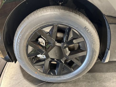 New 2026 Kia EV9 Land AWD/4WD image 2