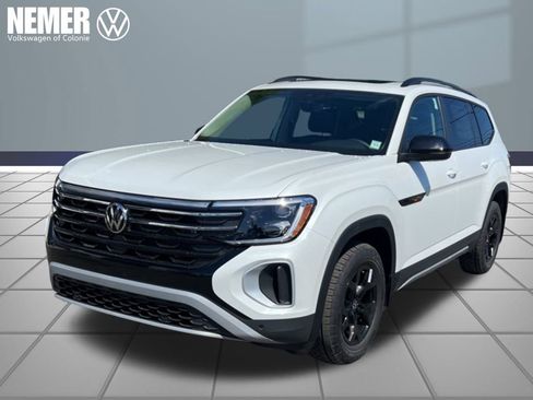 New 2026 Volkswagen Atlas Peak Edition image 1