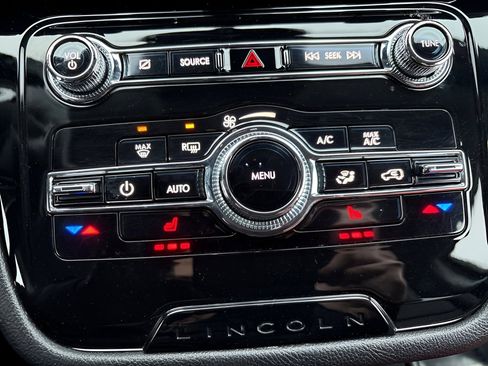 Used 2022 Lincoln Corsair Reserve image 19