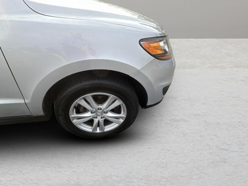 Used 2011 Hyundai Santa Fe Limited image 16