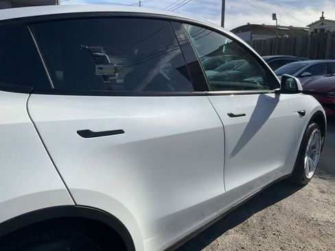 Used 2021 Tesla Model Y Long Range image 85