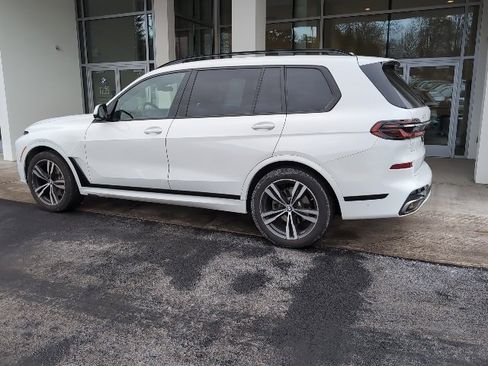 Certified 2024 BMW X7 xDrive40i w/ M Sport Package image 7