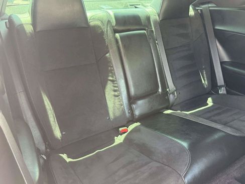 Used 2018 Dodge Challenger R/T Scat Pack w/ Leather Interior Group RWD image 46