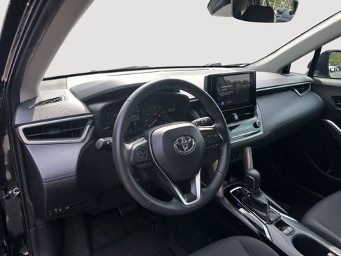 Certified 2024 Toyota Corolla Cross LE FWD image 11