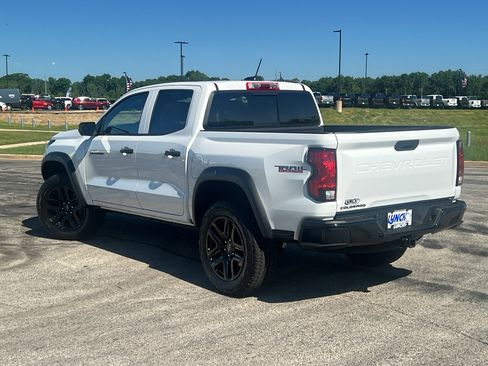 Used 2023 Chevrolet Colorado Trail Boss w/ Technology Package AWD/4WD image 2