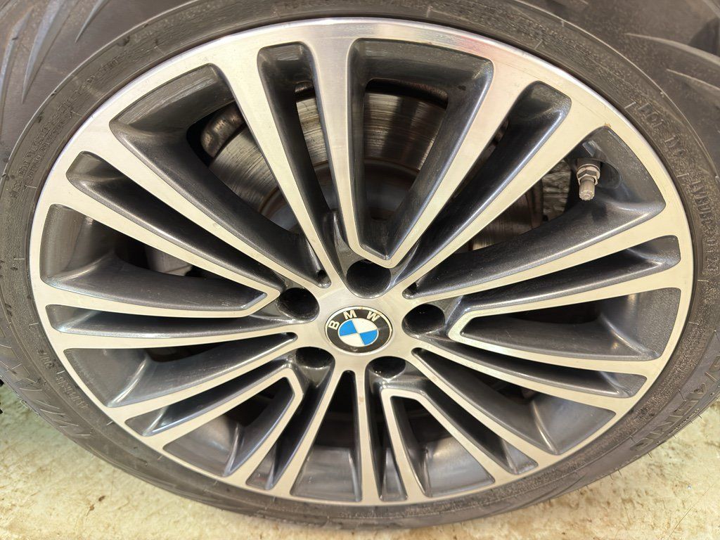 Used 2019 BMW 530i xDrive w/ Convenience Package AWD/4WD image 32