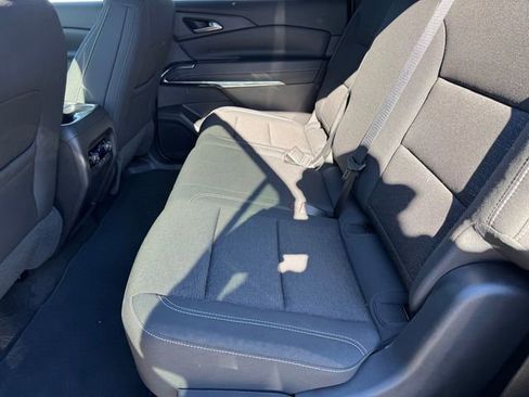New 2025 Chevrolet Traverse LT image 16