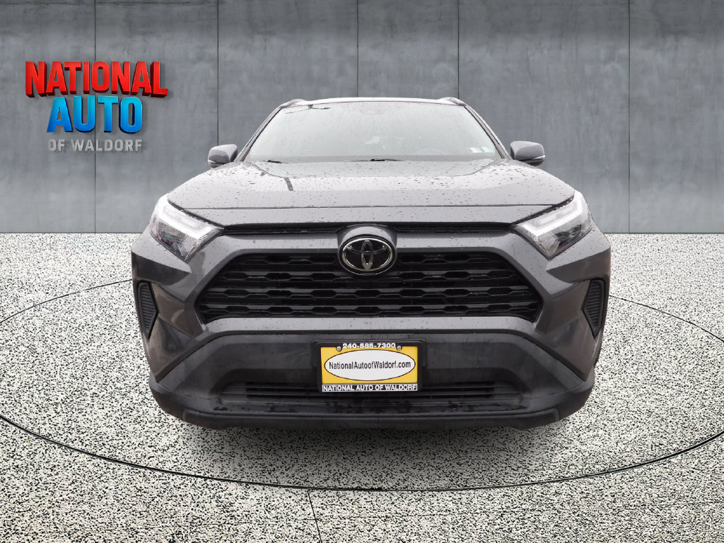 Used 2022 Toyota RAV4 XLE AWD/4WD image 3