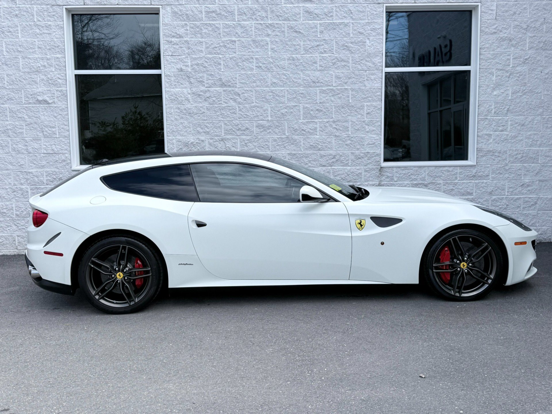 Used 2012 Ferrari FF AWD/4WD image 30