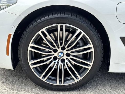 Used 2018 BMW 530e xDrive w/ M Sport Package 2 AWD/4WD image 9