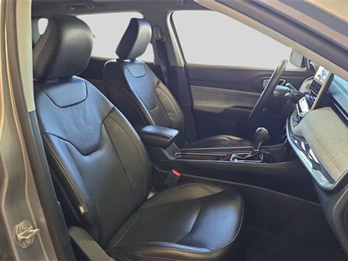 Used 2022 Jeep Compass Latitude image 14