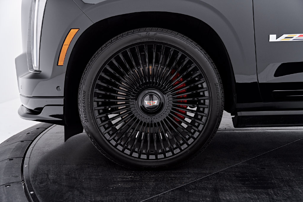 Used 2026 Cadillac Escalade V AWD/4WD image 3
