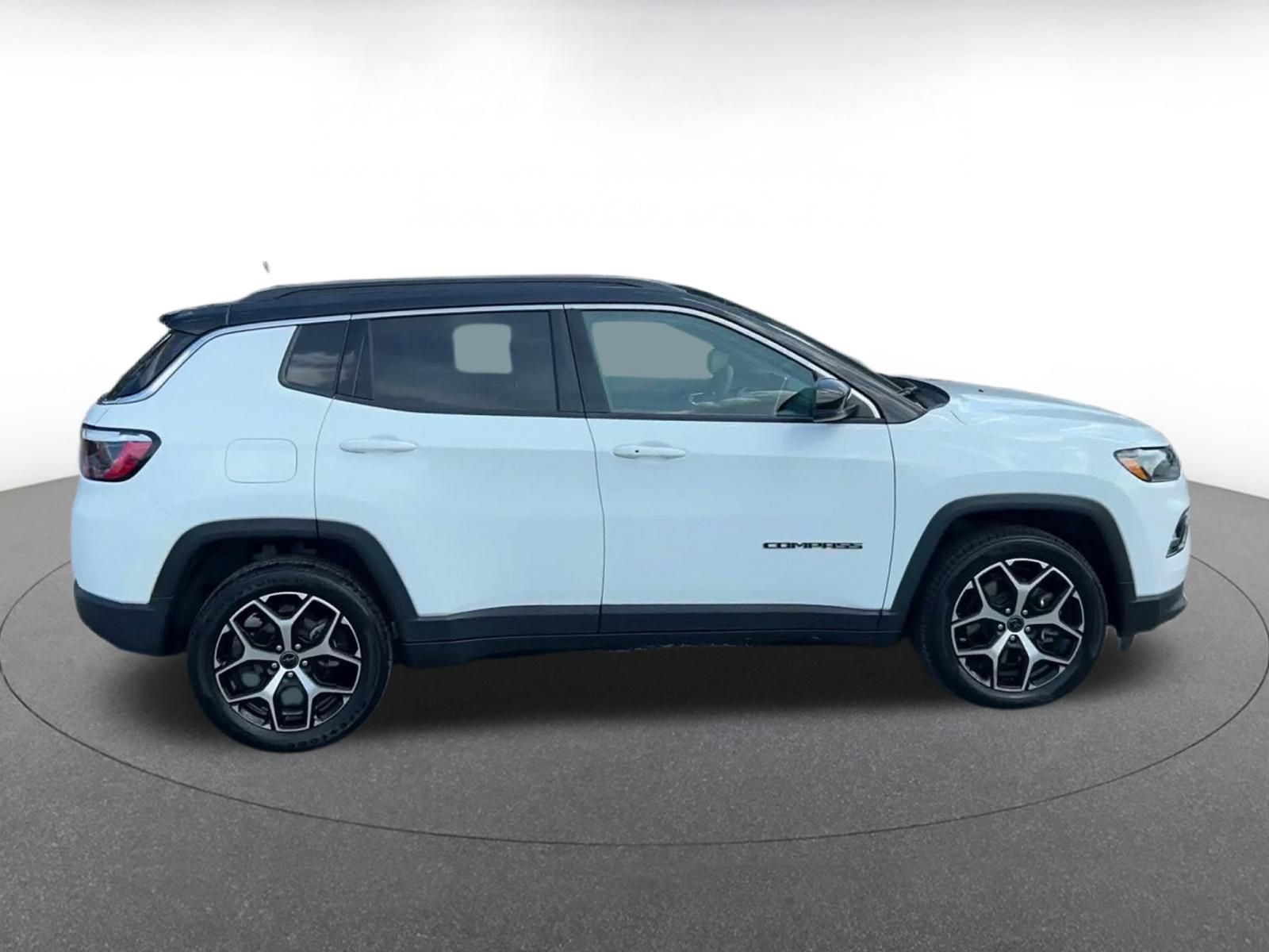 Used 2025 Jeep Compass Limited AWD/4WD image 15