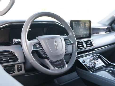 Used 2019 Lincoln Navigator Select w/ Technology Package image 19