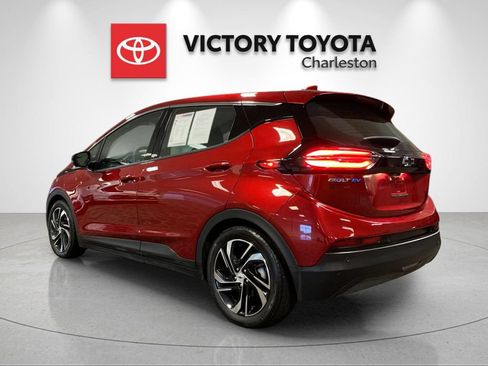 Used 2023 Chevrolet Bolt LT w/ Infotainment Package FWD image 3