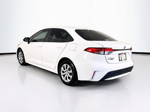 Used 2021 Toyota Corolla LE image 7
