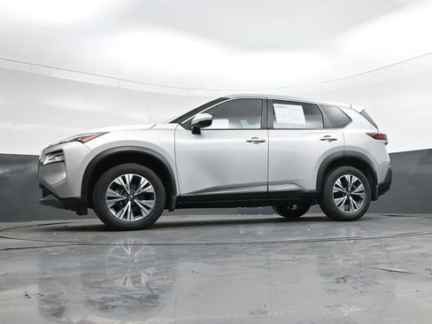 Used 2023 Nissan Rogue SV image 31