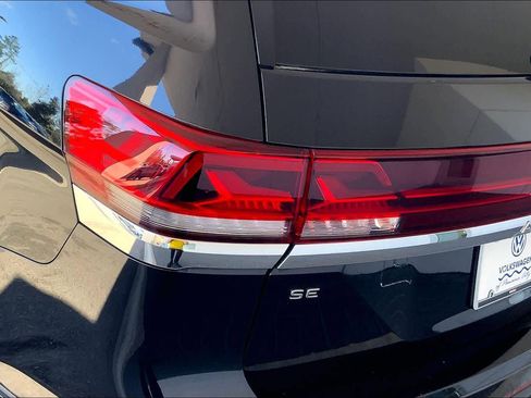 Used 2024 Volkswagen Atlas SE image 29